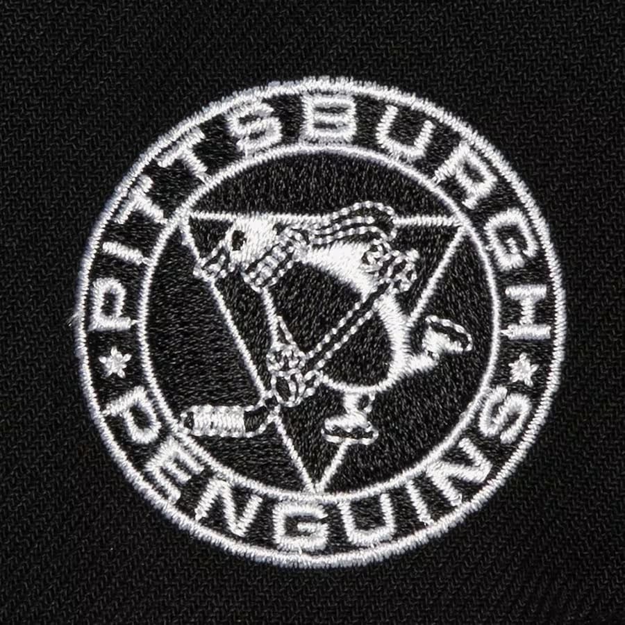 Бейсболка Mitchell & Ness Black Pittsburgh Penguins Alternate Flip Snapback Hat
