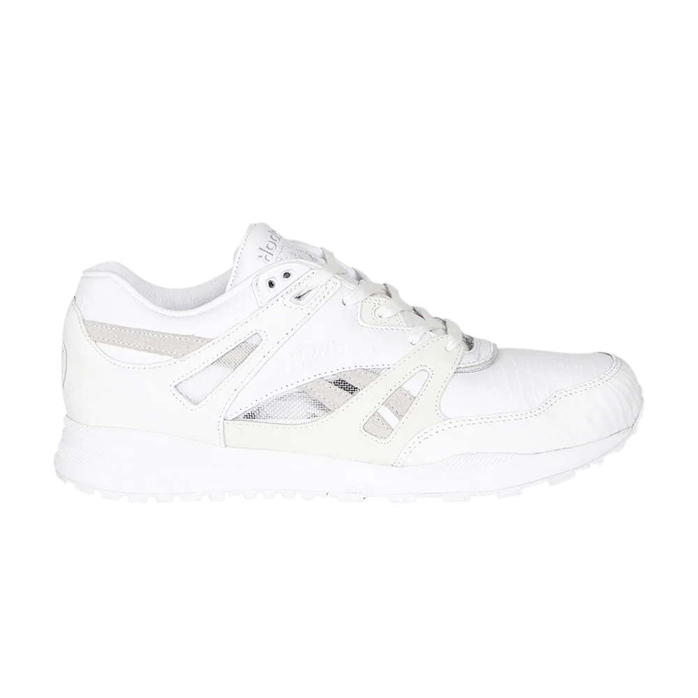 Krossovki-Invincible-x-Reebok-Ventilator-CN-25th-Wild-Jungle