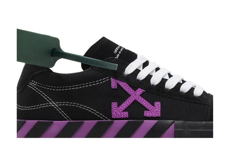 off-white-wmns-vulc-low-black-fuchsia-owia178s22lea001-1032_01