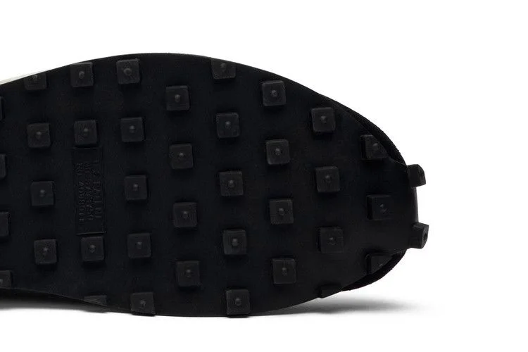 Krossovki-sacai-x-Nike-LDWaffle-Black-4