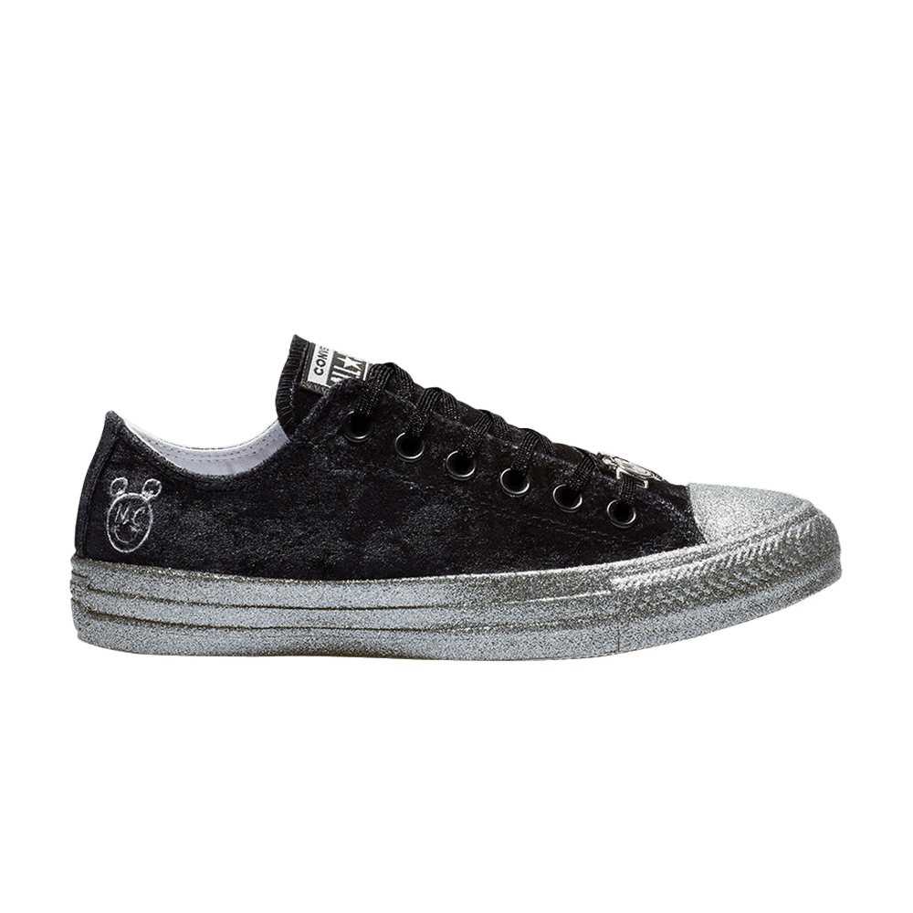 miley-cyrus-x-wmns-chuck-taylor-all-star-ox-563722c