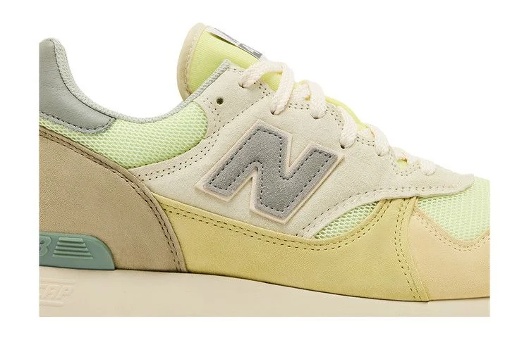 Krossovki-AURALEE-x-New-Balance-475-Aloe-Wash-Beechnut-1