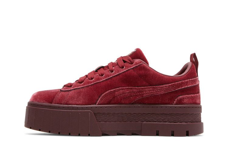 wmns-mayze-velvet-tibetan-red-384223-01_02