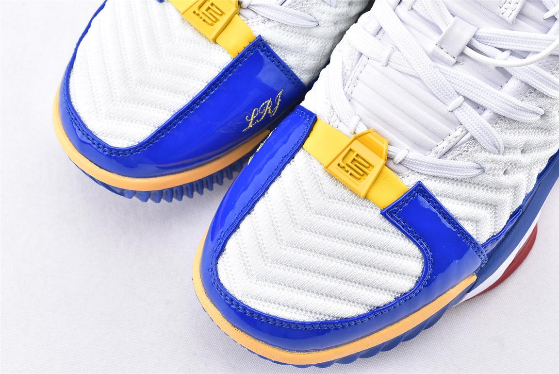 Кроссовки Nike LeBron 16 Superman SuperBron