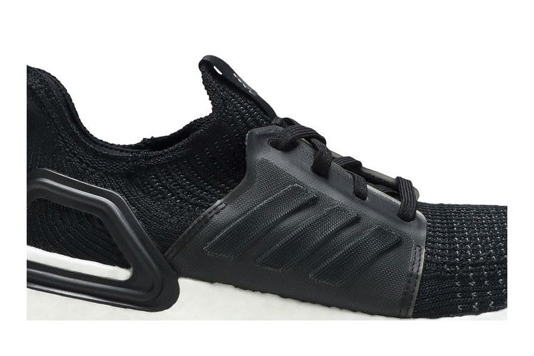 Кроссовки adidas UltraBoost 19 'Core Black'