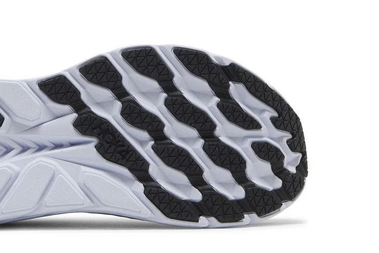 Krossovki-HOKA-Wmns-Clifton-8-Black-White-4