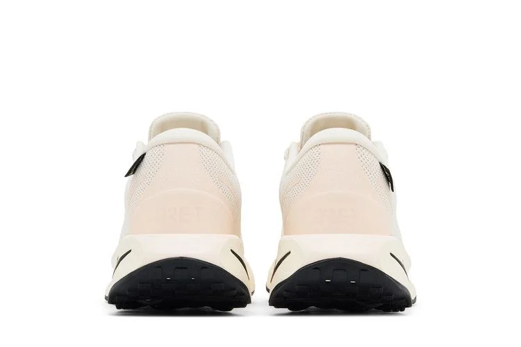 Krossovki-Nike-Wmns-Motiva-GORE-TEX-Guava-Ice-5