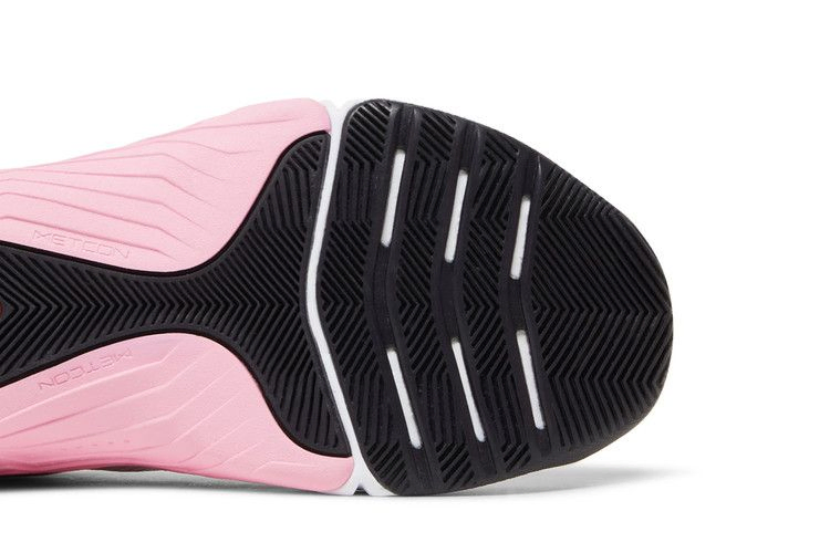 wmns-metcon-8-barely-rose-do9327-600_04