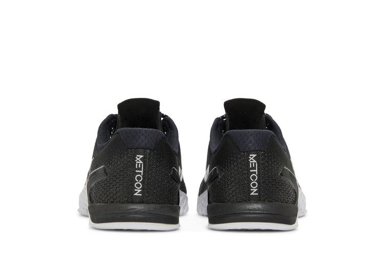 Кроссовки Nike Wmns Metcon 4 'Black Metallic Silver'