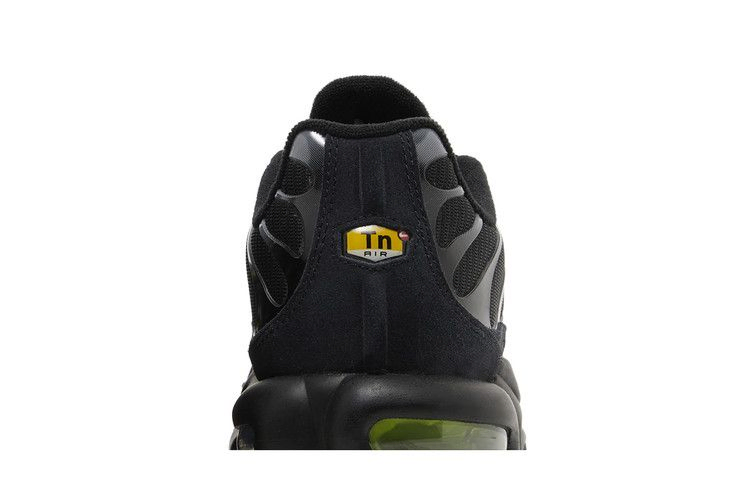 Кроссовки Nike Air Max Plus 'Black Grey Volt'