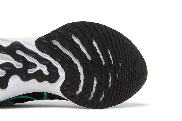 wmns-react-infinity-run-flyknit-2-black-aurora-green-ct2423-103_04