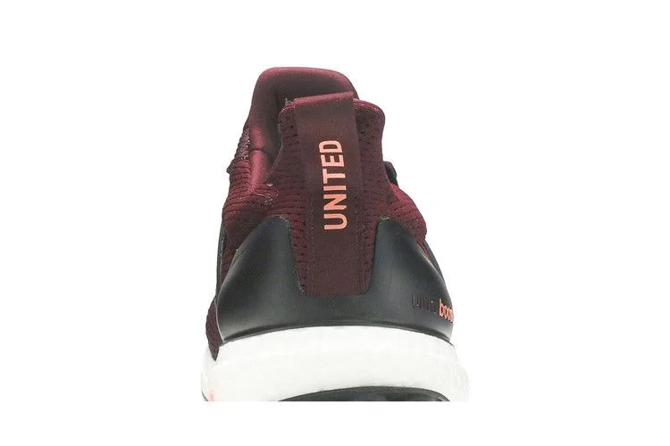 Krossovki-Manchester-United-x-adidas-UltraBoost-DNA-Football-Pack-6