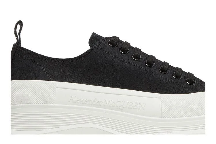 Кроссовки Alexander McQueen Tread Slick 'Black Off White'