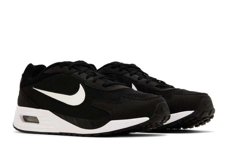 Krossovki-Nike-Air-Max-Solo-Black-White-7