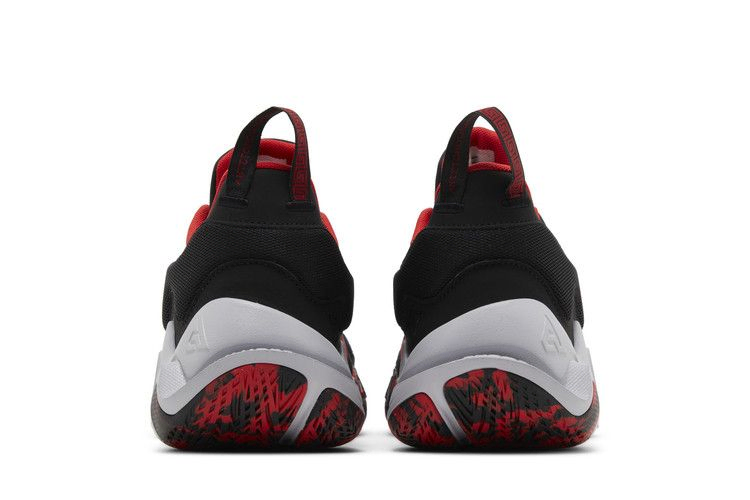 giannis-immortality-2-bred-dm0825-005_05
