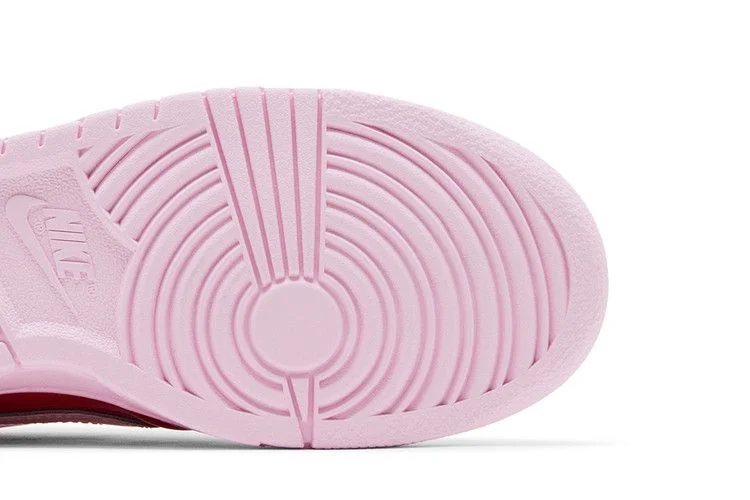 Krossovki-Nike-Dunk-Low-GS-Pink-Valentiness-Day-2026-4