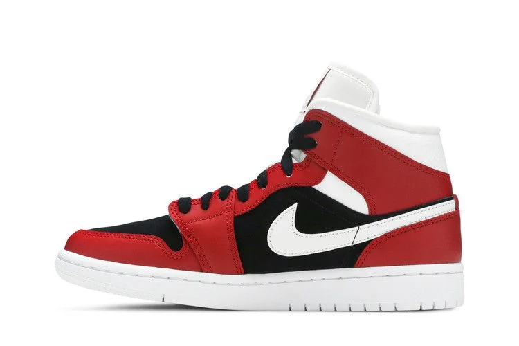 Кроссовки Wmns Air Jordan 1 Mid 'Gym Red Black'