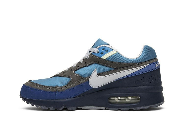 air-classic-bw-st-stash-307253-401_02