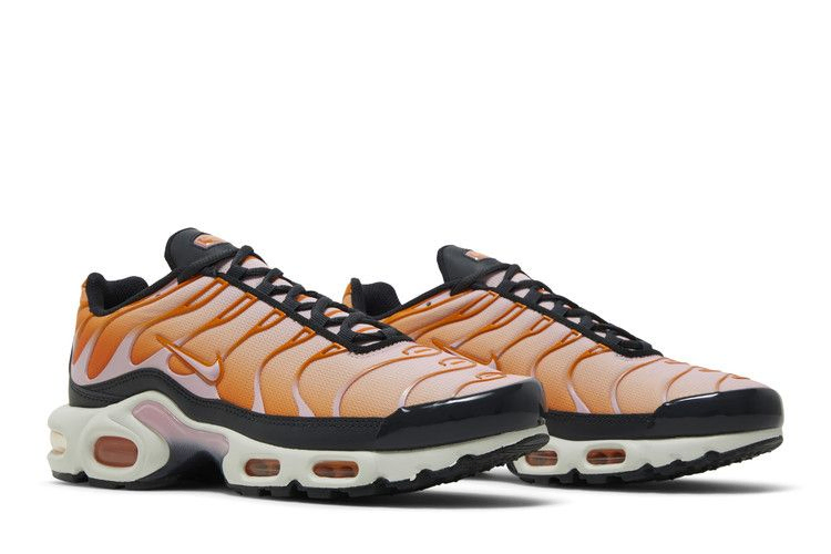 wmns-air-max-plus-magma-orange-soft-pink-fb8478-001_07
