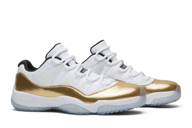 air-jordan-11-low-closing-ceremony-528895-103_07