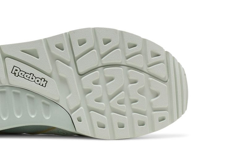 Кроссовки Reebok Victoria Beckham x Bolton Low 'Storm Glow'
