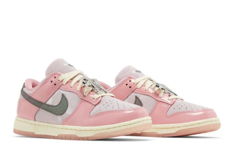 Krossovki-Nike-Wmns-Dunk-Low-LX-Barbie-7