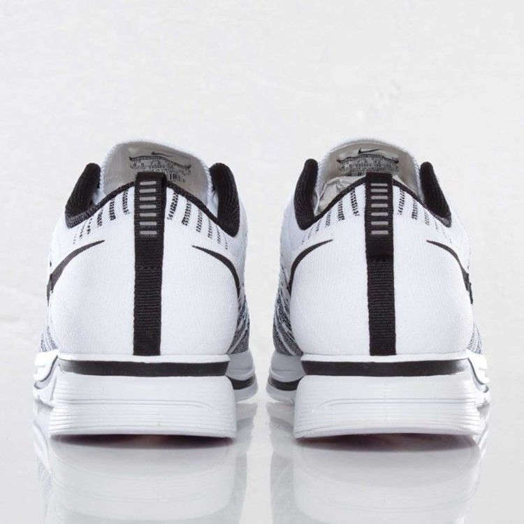 Кроссовки Nike Flyknit Trainer 'White Black'