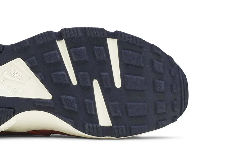 Krossovki-Nike-Air-Huarache-Premium-Varsity-Jacket-4