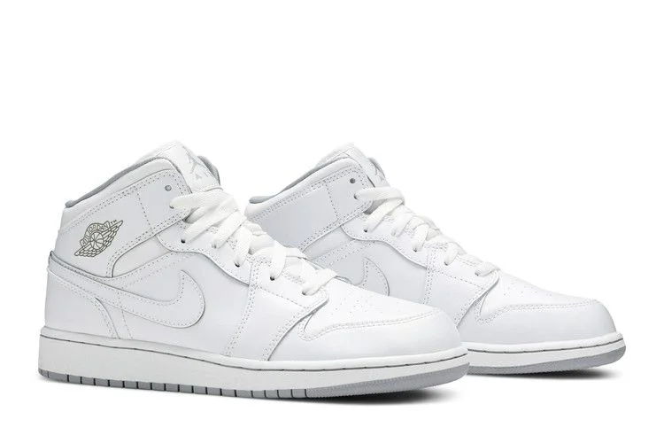 Krossovki-Air-Jordan-1-Retro-Mid-GS-White-Wolf-Grey-7