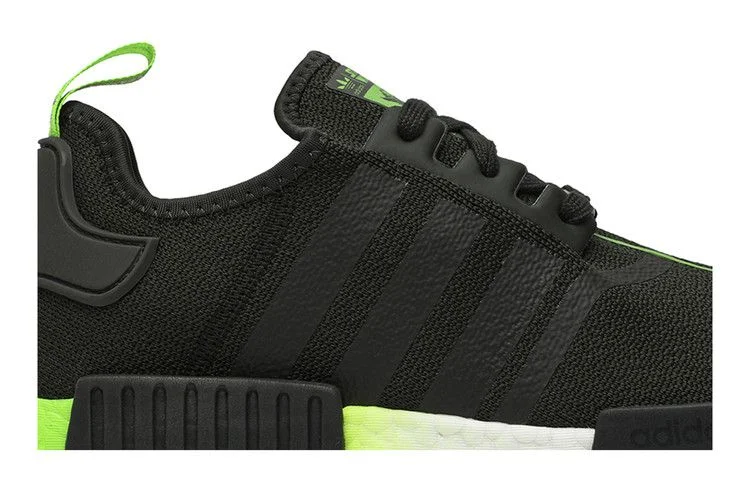 Krossovki-Star-Wars-x-adidas-NMD_R1-Yoda-1