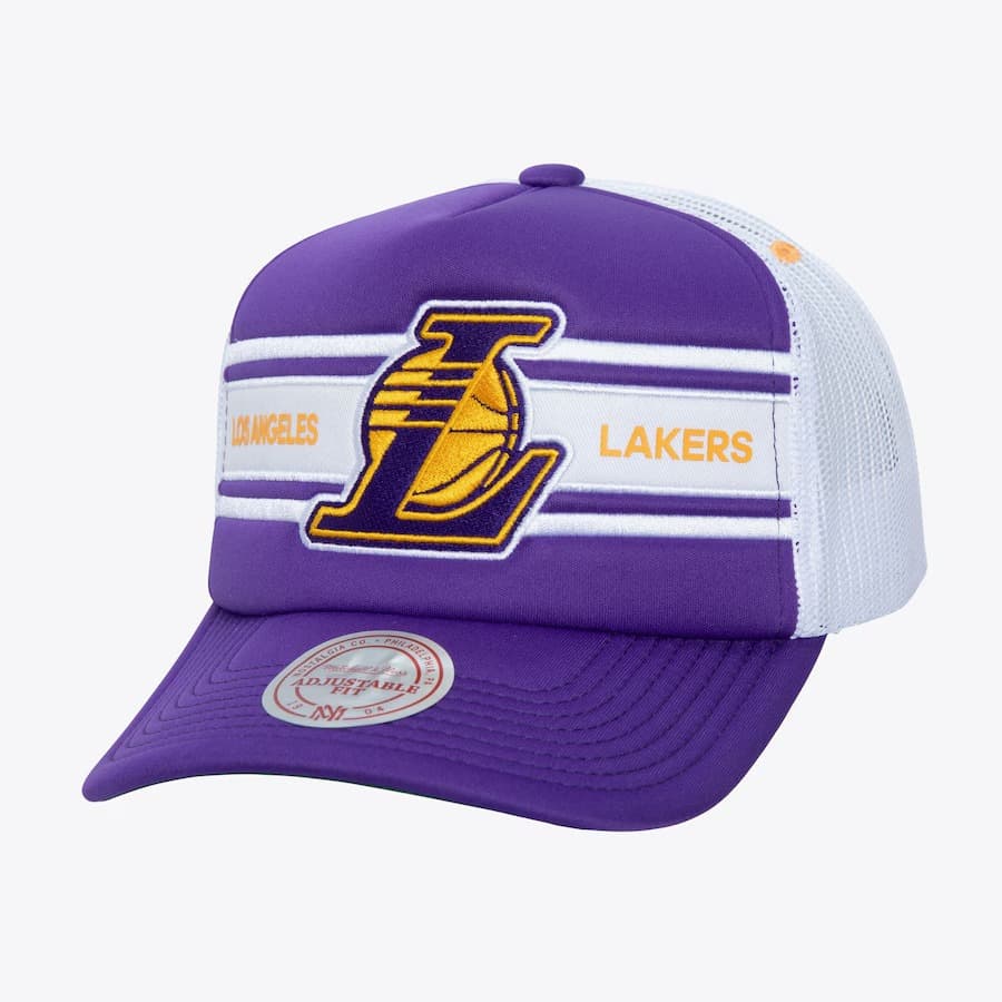 Бейсболка Mitchell & Ness Purple Los Angeles Lakers Sideline Trucker Snapback Hat