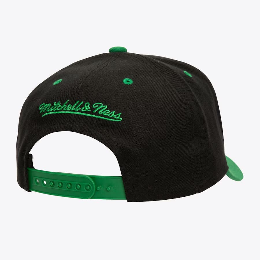 Бейсболка Mitchell & Ness Black Philadelphia Eagles All In 2.0 Pro Crown Snapback Hat