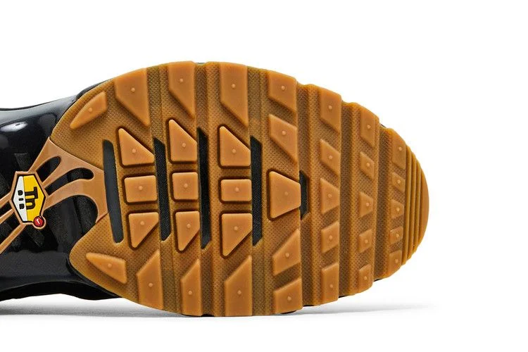 Krossovki-Nike-Air-Max-Plus-Black-Gum-Light-Brown-4