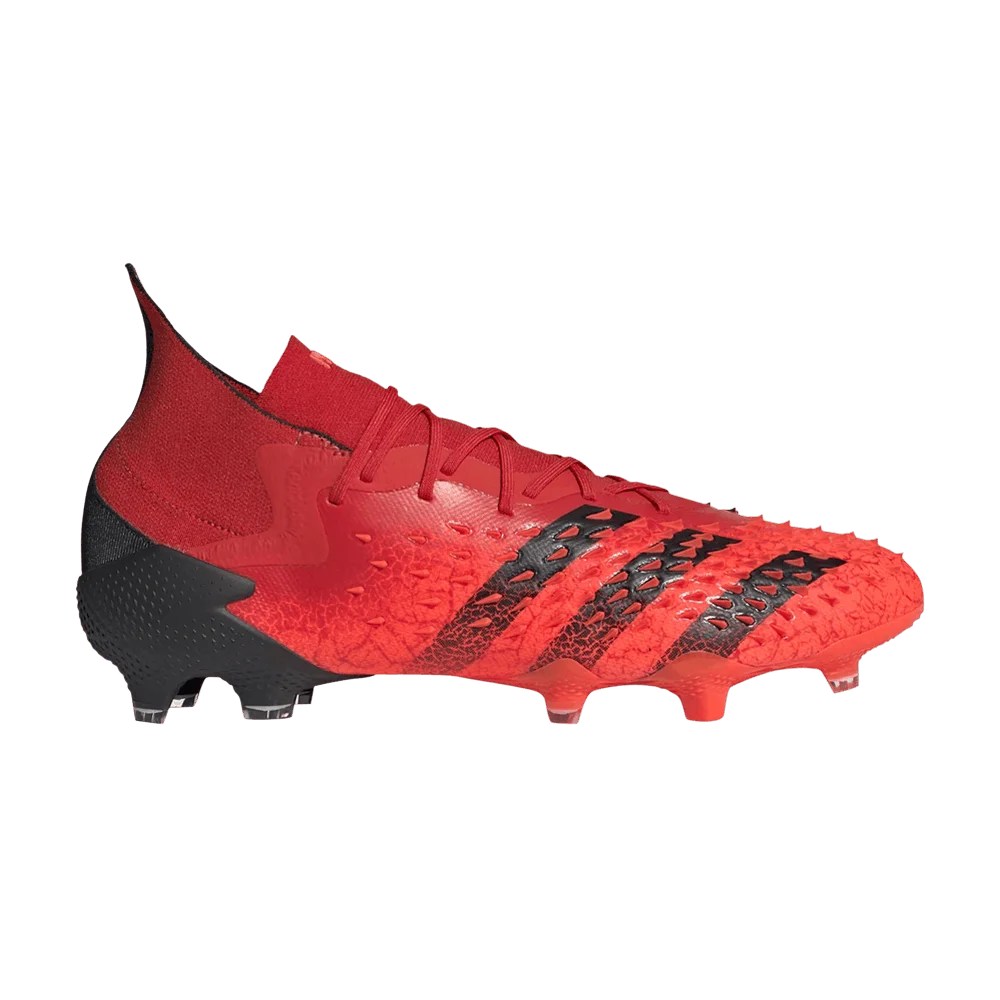 Krossovki-adidas-Predator-Freak.1-FG-Demonskin-Solar-Red
