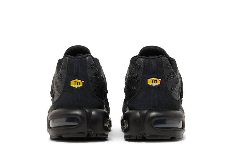 Кроссовки Nike Air Max Plus Utility 'Black Metallic Silver'