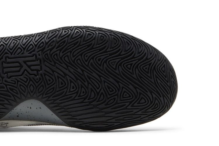 Кроссовки Nike Kyrie Flytrap 5 GS 'White Smoke Grey Chrome'