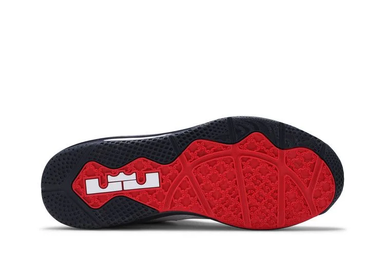 Krossovki-Nike-Lebron-9-Low-USA-3