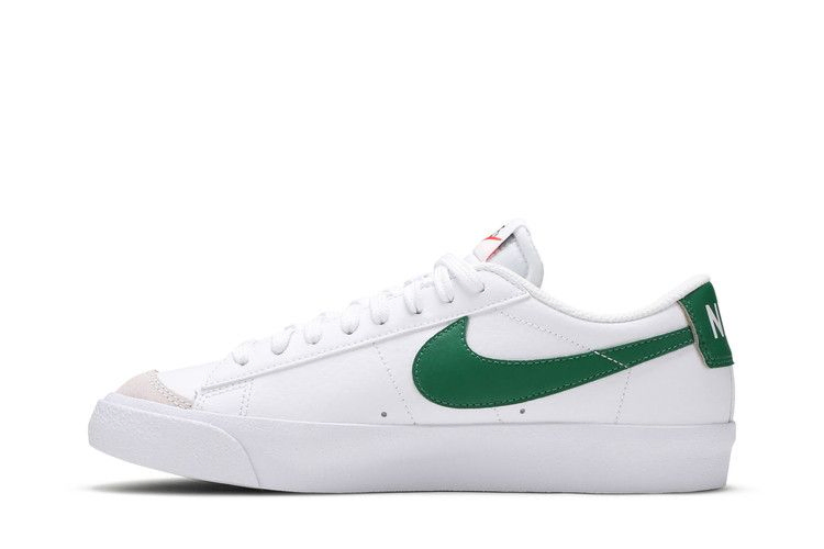 blazer-low-77-gs-white-pine-green-da4074-115_02