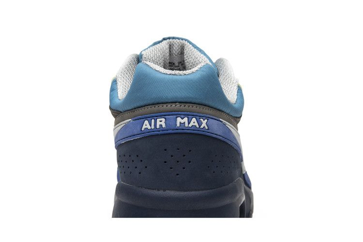air-classic-bw-st-stash-307253-401_06