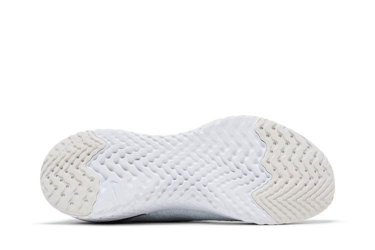 Кроссовки Nike Epic React Flyknit 2 'Pure Platinum'