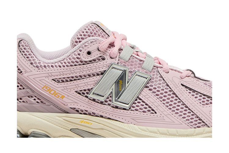 Кроссовки New Balance 1906R Big Kid 'Rose Sugar Ice Wine'