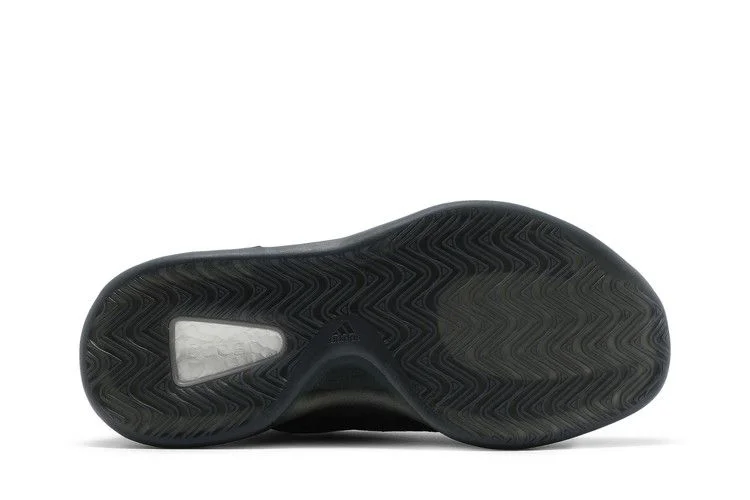 Krossovki-adidas-Yeezy-Quantum-Onyx-3