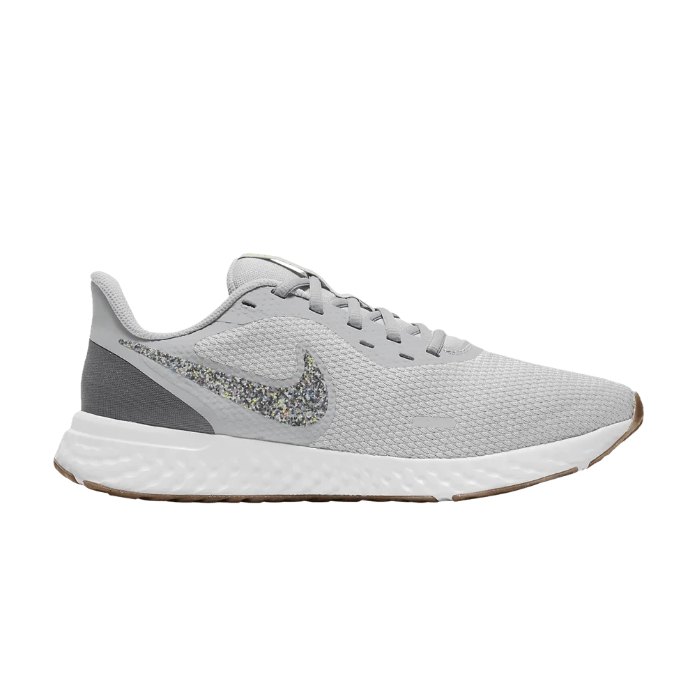 Krossovki-Nike-Revolution-5-Premium-Wolf-Grey
