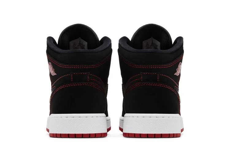 Krossovki-Air-Jordan-1-Mid-SE-GS-Fearless-5