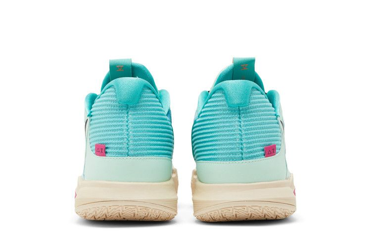 Кроссовки Nike Kyrie Low 5 'Community'