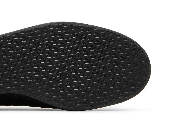 gazelle-triple-black-cq2809_04
