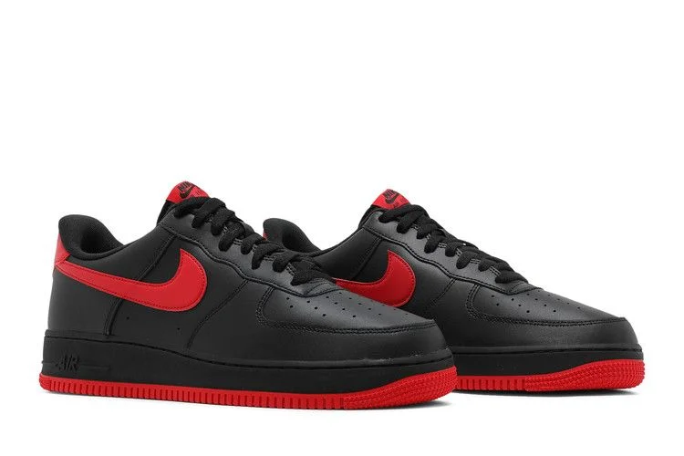 Krossovki-Nike-Air-Force-1-Low-Bred-7