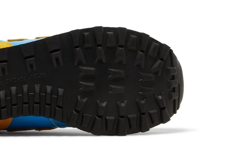 Krossovki-New-Balance-574-Flag-Collection-Sweden-4