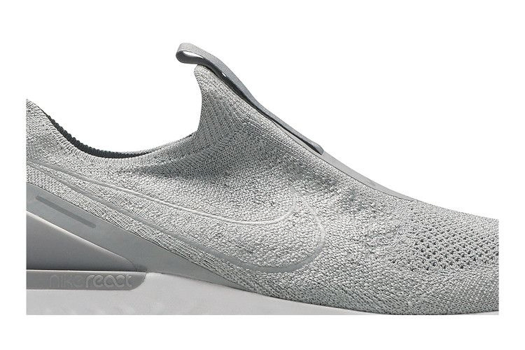 Кроссовки Nike Epic Phantom React Flyknit 'Wolf Grey'