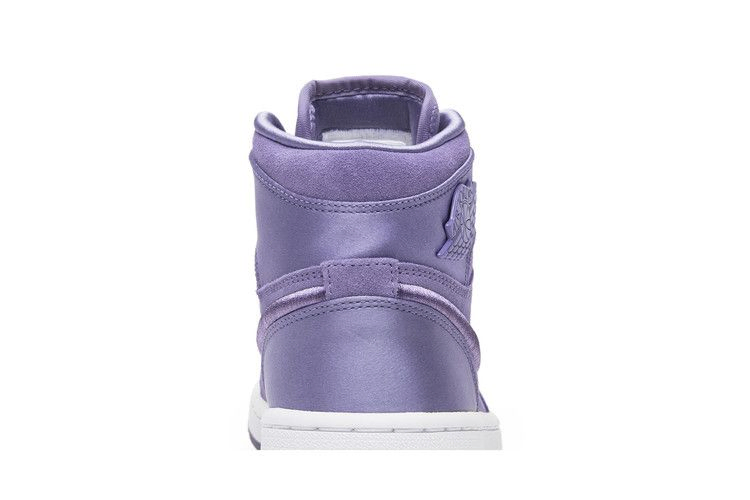 wmns-air-jordan-1-retro-high-season-of-her-purple-earth-ao1847-540_06